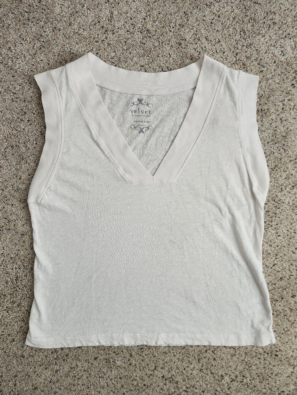 Velvet by Graham & Spencer Ivroy White V-Neck Sleeveless Tee